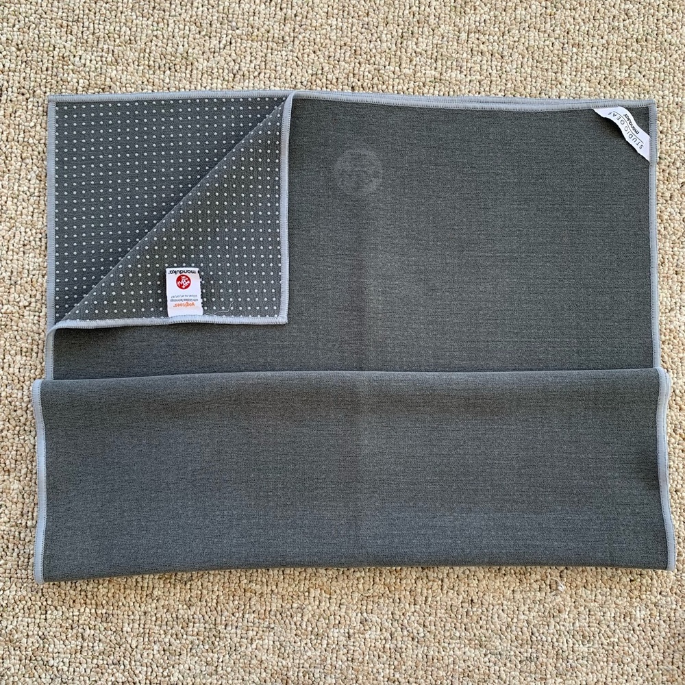 Manduka Yogitoes Yoga Mat Towel Skid-less 24" x 68"  - Gray